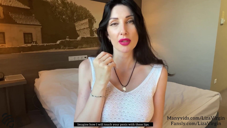 SaintVirginPro: Ateşli orta yaşlı seksi kadın üvey kızının erkek arkadaşını emiyor