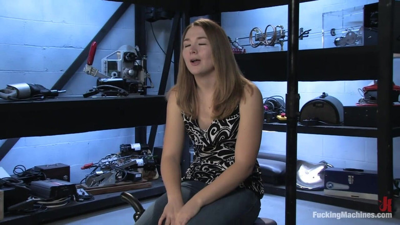 Fucking Machines by Kink: Amateur, Fridays Savannah West