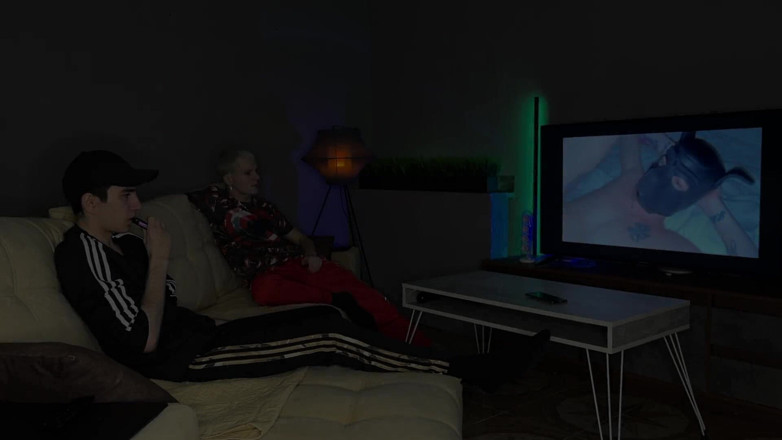 Falcon Al: 알몸의 남자 쓰리섬과 섹스하는 계부