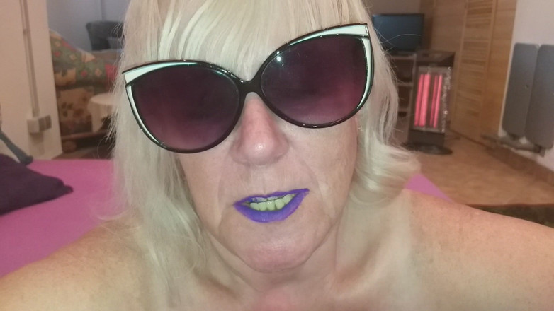 PureVicky66: Nenek hot ini nggak sabar dientot sama kontol besar