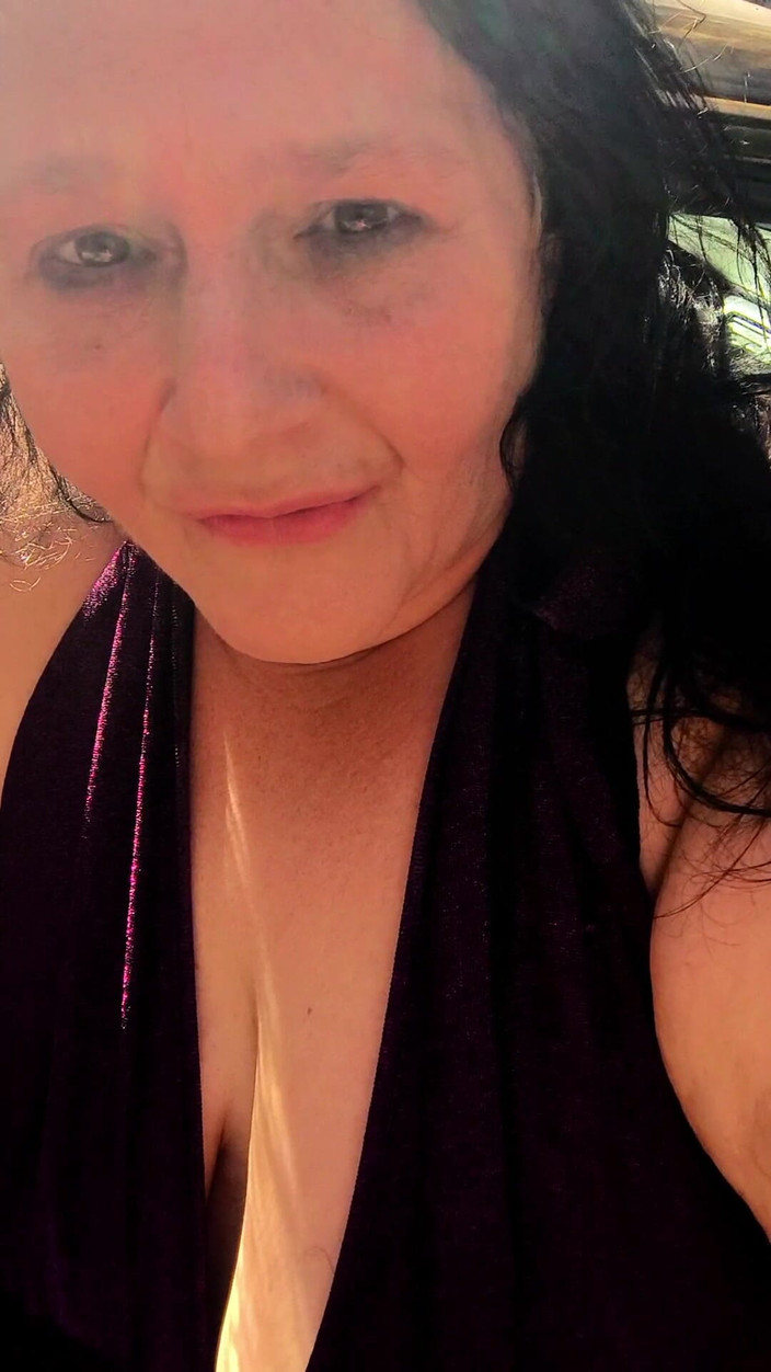 HerculesnVENUS: चूत से नहाना फुहार का रास्ता बना रहा है