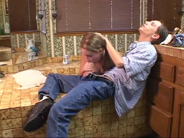 Smokin Hot Teens: Dirty teen fucked in the bathroom