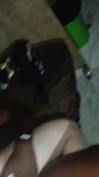 나는 큰 자지를 가진 이 섹시한 흑인 남자에게 사랑에 빠졌습니다.