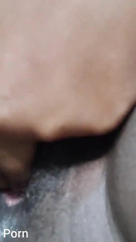 บีบหัวนม ถูหีสีชมพู-ดำ แล้วเสียวแตกโคตรแรง