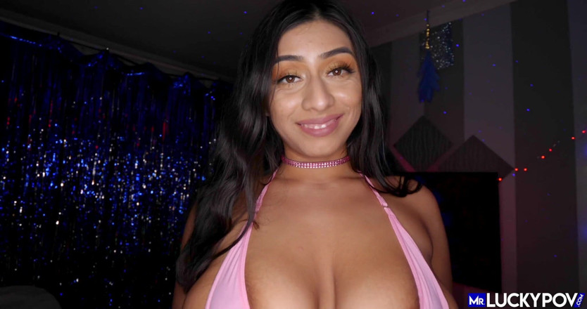 Mr.Lucky POV: Vollbusige brustschönheit Violet Myers