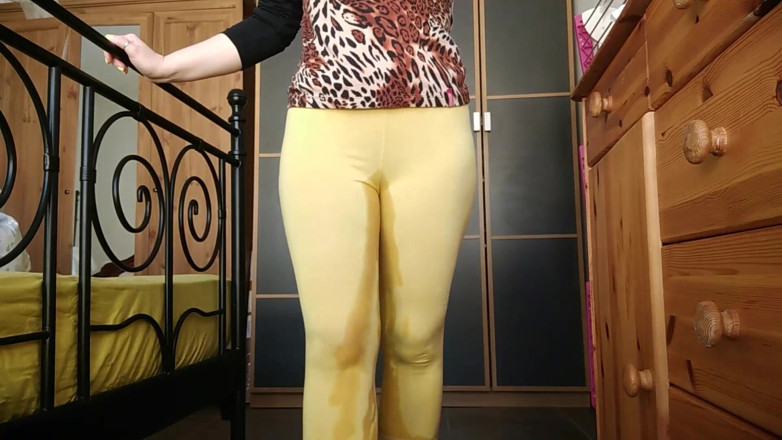 RavenBigAss: 젖어 짜내는 밀프 마누라