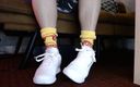 TLC 1992: Reebok Princess Sneakers aggiunti calzini