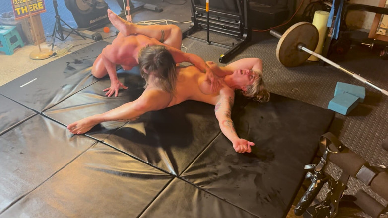Simone Steele: Sex Wrestle with Ecko Belle