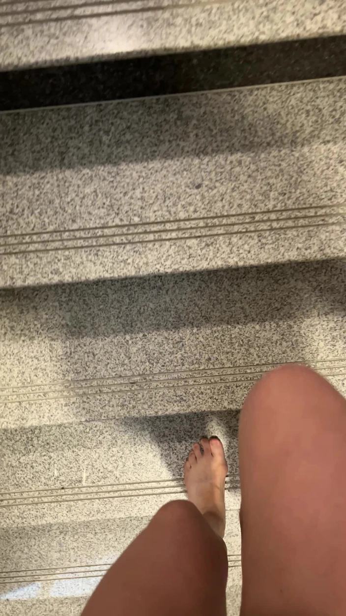 Feet: Går Barfota Överallt