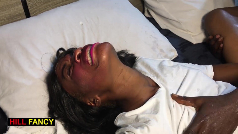 Hill Fancy: 섹스하고 보지에 사정하는 섹시한 아프리카 십대