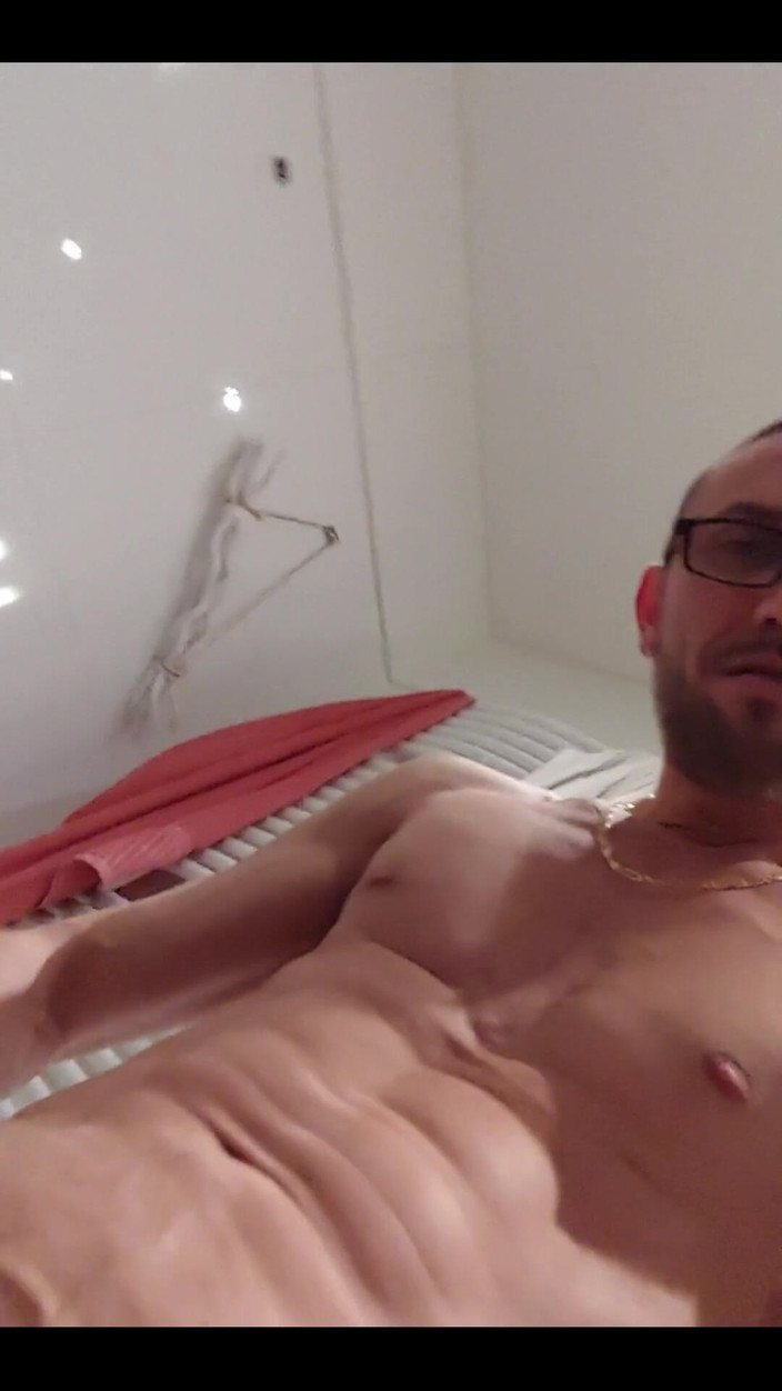 Boy jerking off: Ik ben thuis