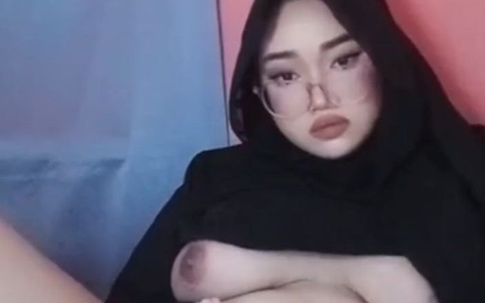 Jilbab69: Nadržená, dlouho není vidět s přítelkyní