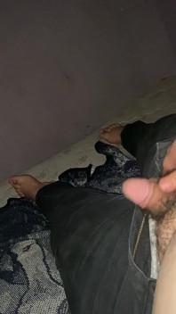 Menikmati Penis Saya Di Malam Hari
