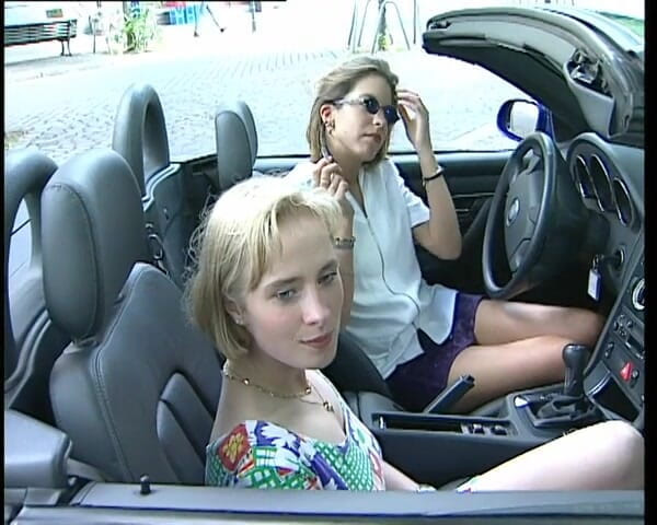 YOUR FIRST PORN: Zwei Geile Lesbische Muschis - Dvě nadržené lesbické kundičky