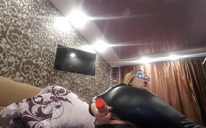 Larisa Cum: My Black Latex Catsuit and I Fuck and Moan XXX