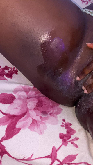Pretty Melons: Apenas esfregando minha buceta molhada para testá-la