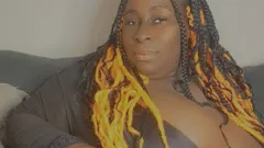Angelmoca joue avec la chatte