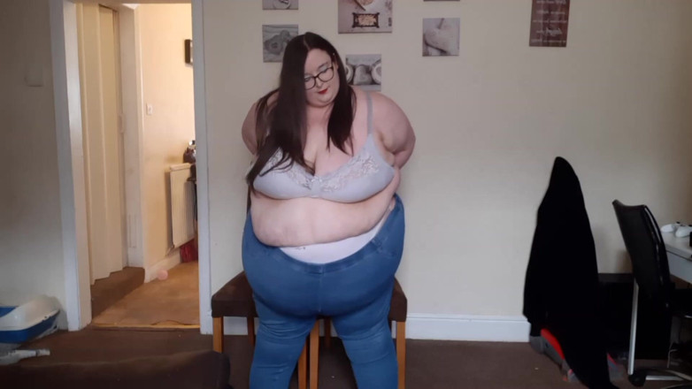 SSBBWLadyBrads: Товстушка занадто товста для одягу