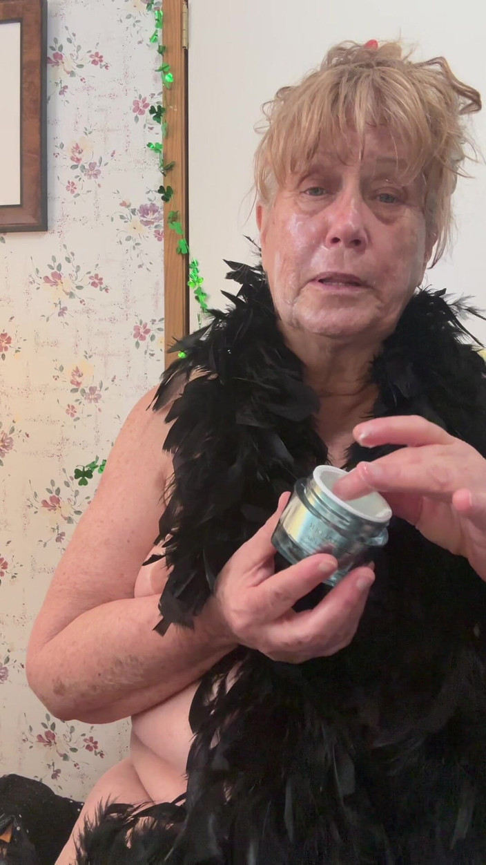 Big Ass 4 U: Чекаю твого крему на моєму обличчі