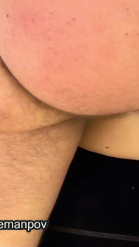 Anal subslav med fina fötter tar en creampie