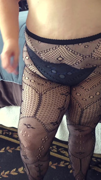 Gorda gordinha SSBBW em meia-calça e mini vestido apertado, pernas sensuais quentes