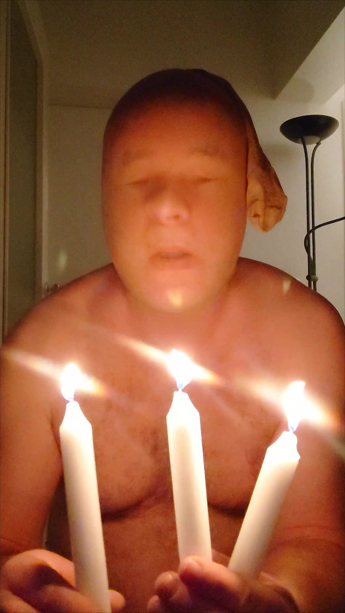 Carmen_Nylonjunge: Nylon Boy Mengharapkan Adven Ketiga