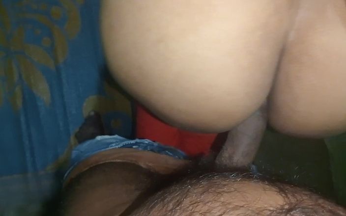 Pooja Sexy: Memanggil kawan adik tiri di rumah dan mengongkeknya
