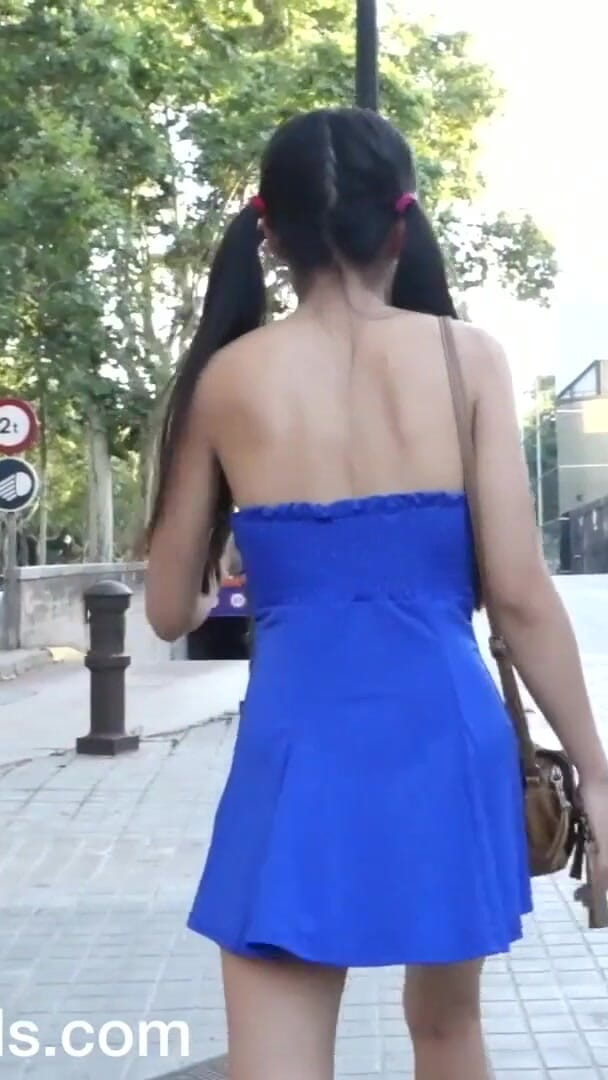 Walk naked in the city! (Littlesubgirl) Walk naked in the city! (Littlesubgirl)