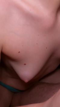 Saya belajar cara memberikan abang tiri saya blowjob!