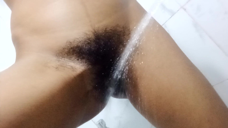 TEENADESI: अपना मुंह खोलो और कृपया मेरा मूतना पी लो