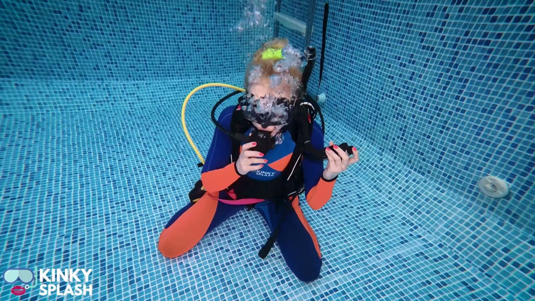 UKCuteGirl Lucy Lauren: Scuba Retreat Day 2 - Sneaky Sparkly Plug Spotted by My Instructor