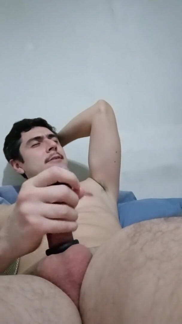 Tabasco Jake: Pria sange ini lagi asik ngocok kontol besar, tunggu aksi...