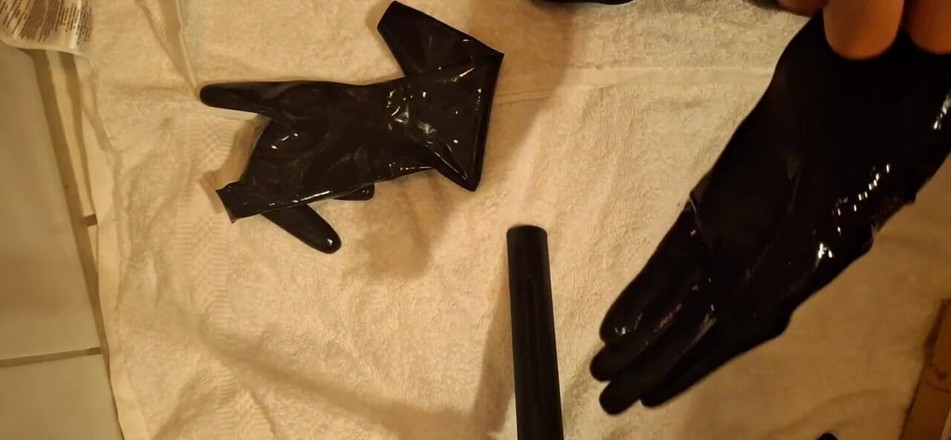 Dreamofevolution: Latex Gloves