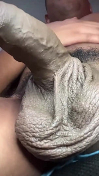 Ballsack barfuß demütigung