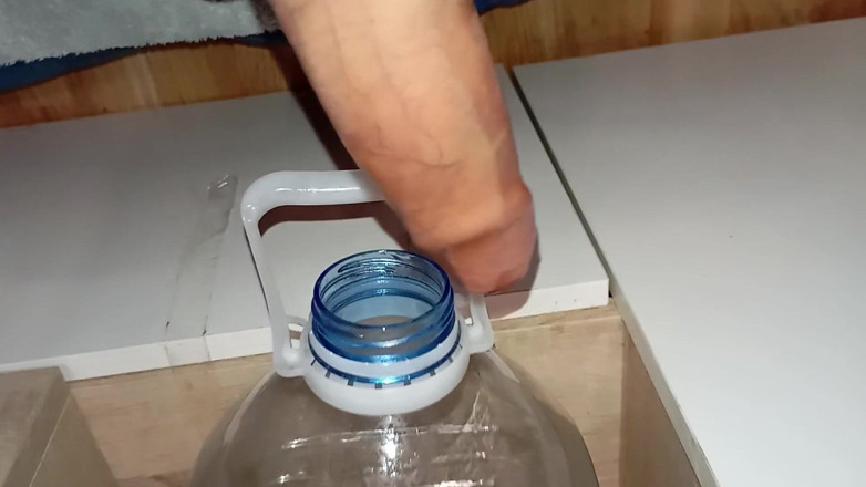Elvissc: Chàng trai với con cu to háo hức muốn đụ một...