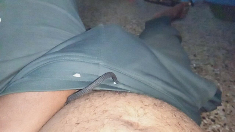 Fucking my wife: 私の大きなチンコマッサージ
