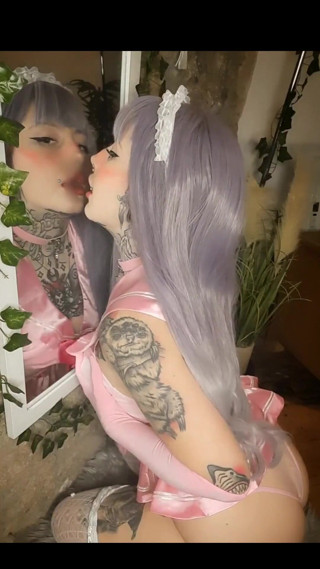 Yourfavecumslut: Making Out with Myself in the Mirror