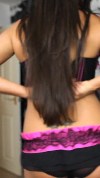 Simone - tirando a roupa