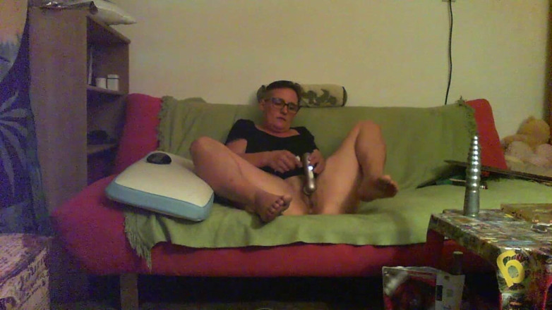 MadMarie: Squirting Session with Marie - a Splashy Time for Everyone!
