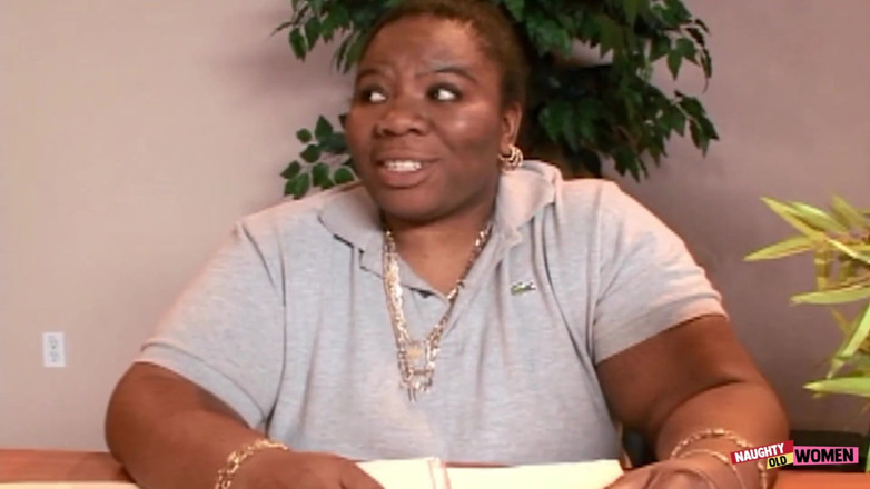 Naughty old women: Freche bbws essen muschi leidenschaftlich, bevor seine bbc zum dreier...