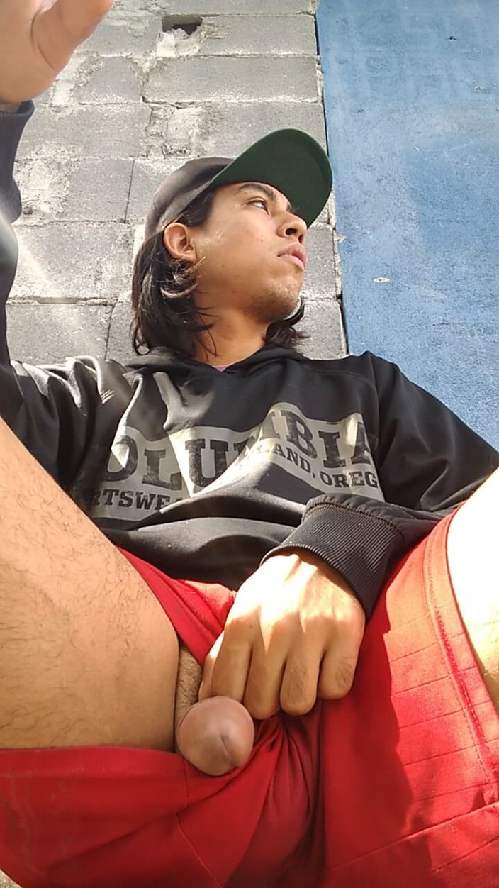 AlexAlejandro13: Огромный член этого парня с большой головой