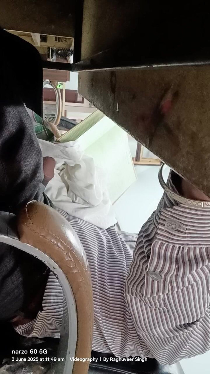 Rajasthani-old-lover: Indische stiefvader stiefvader geniet van masterbatie op kantoor