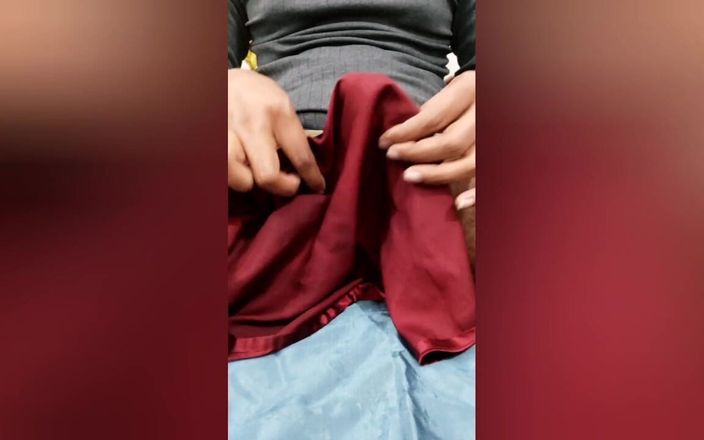 Satin And Silky: Paja de seda satinada porno - frotar la cabeza de polla...