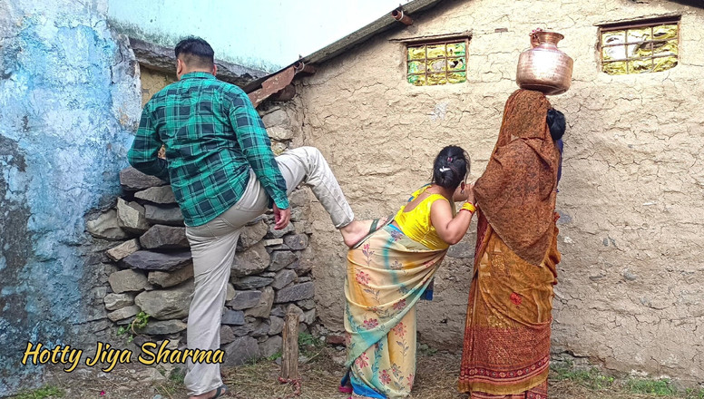 Hotty Jiya Sharmaa: デシ初のスリーサム