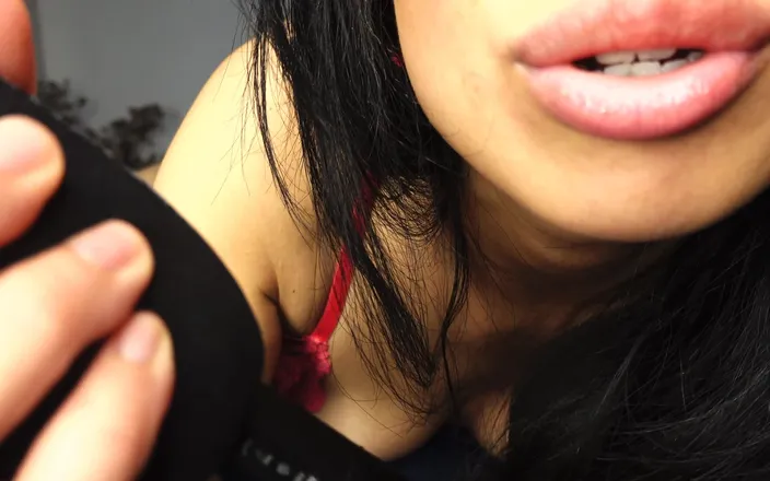 Asmr_mouth: Watch What This Mic Makes Me Do