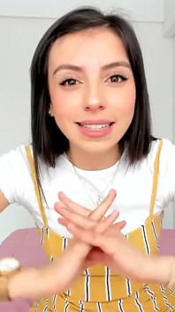 Salut papa, comment je regarde dans cette tenue ? Je veux être ta petite pute personnelle, apprends-moi à l’être
