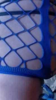 Amatuer Crossdressor em meia-calça azul