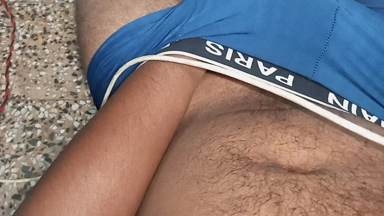 Sweet Indian cock: Une bhabhi me suce le pénis pendant la nuit de...