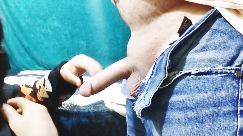 Ahmed and Samah: Vânzătorul meu geme