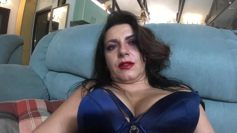 MilfyCalla: Obsession fétiche pour les crachats - dirty talk, tabagisme et masturbation...